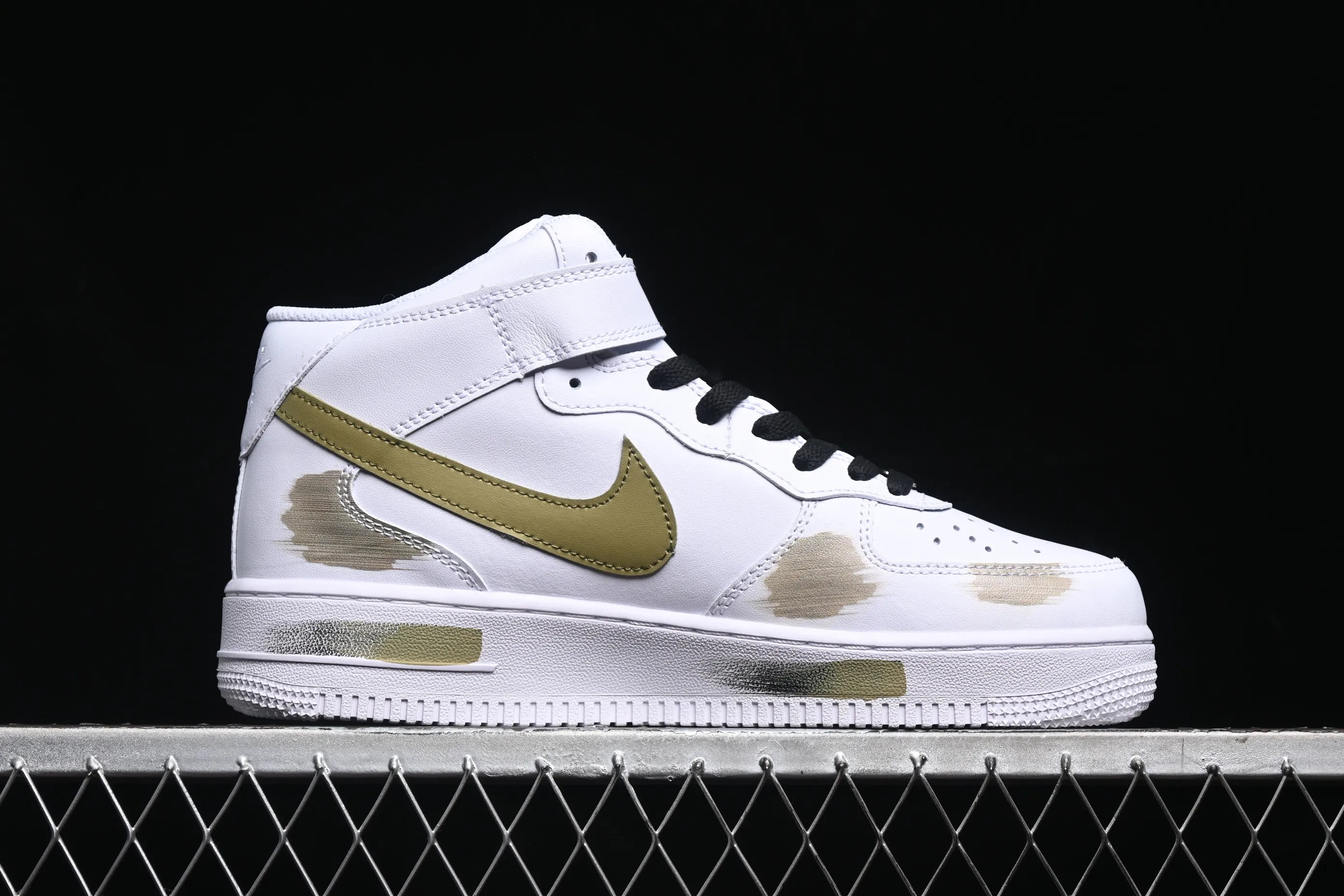 All categories Nk Air Force 1 Air Force series Nk Air Force 1 Mid Air Force mid-top Nk Air Force 1'07 Mid Olive green hand-painted Hand-painted fracture Triple hook shadow Air Force 1 strap mid-top casual sneakers CW2289-111